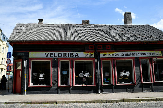 A storefront with the sign veloriba and bicycles in windows