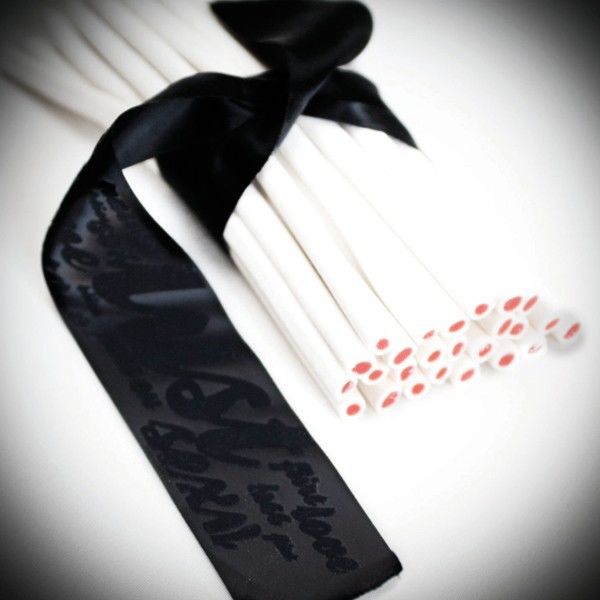 BIJOUX - LES PETITS BONBONS SENSUAL SILKY HANDCUFFS - Kink&Play