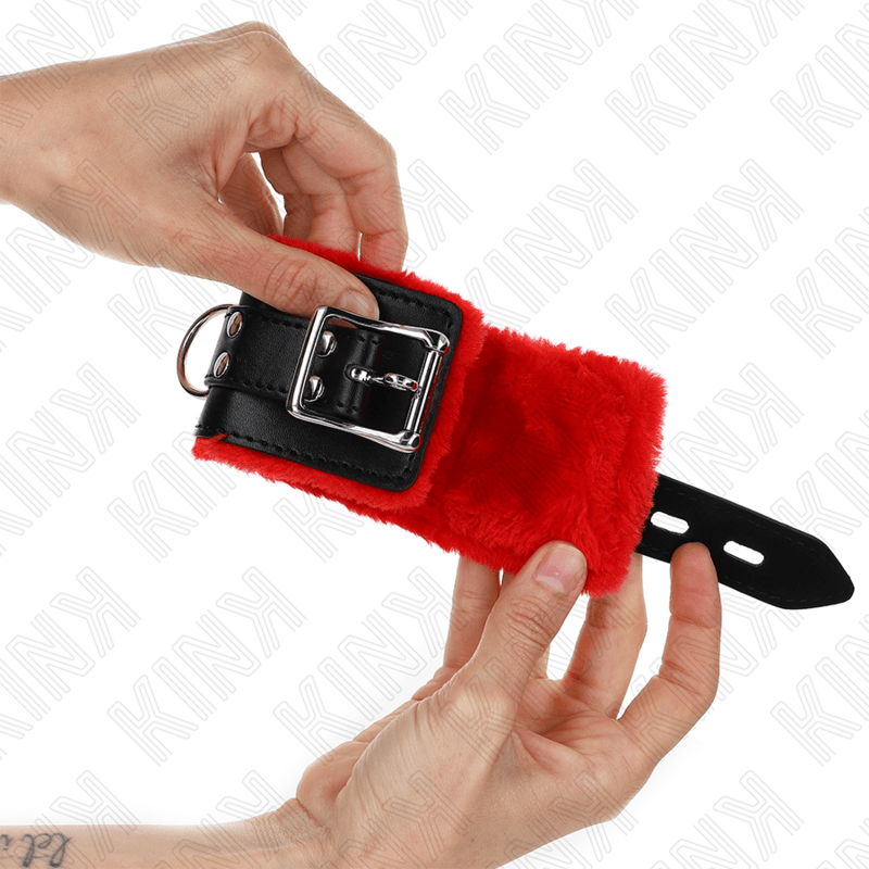 KINK - FUR LINED WRIST RESTRAINTS WITH SQUARE HOLES RED AND BLACK BELT ADJUSTABLE 17 - 29 CM X 6 CM - Kink&Play