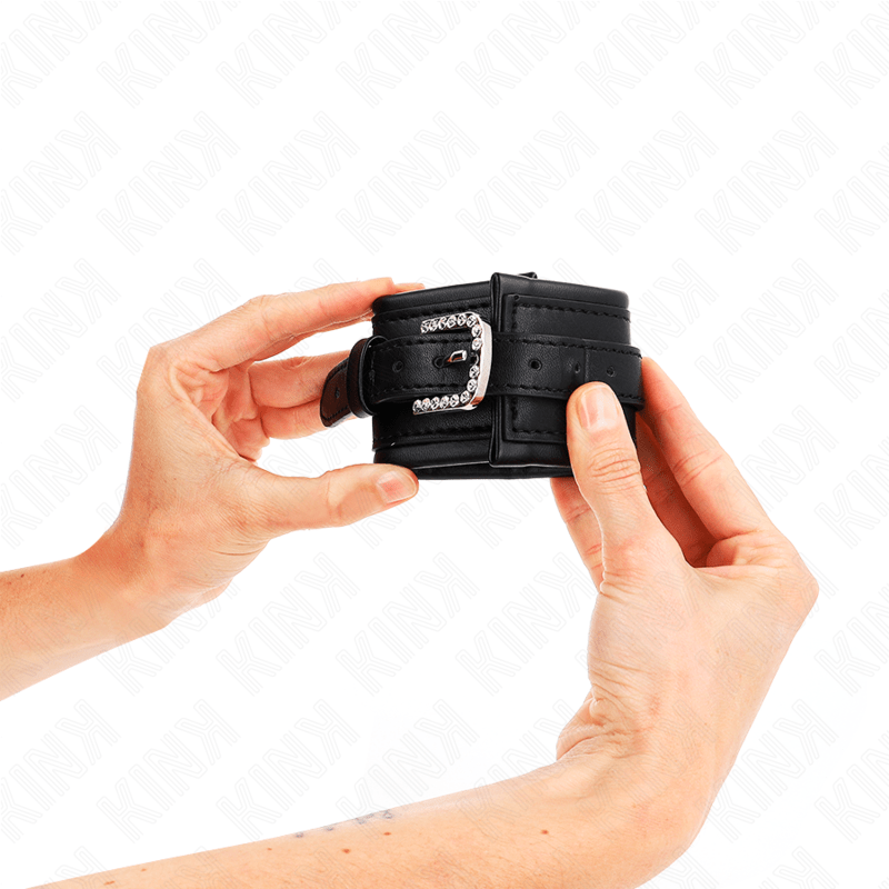 KINK - RHINESTONE BUCKLE WRIST RESTRAINTS BLACK ADJUSTABLE 25 - 32 CM X 5.5 CM - Kink&Play