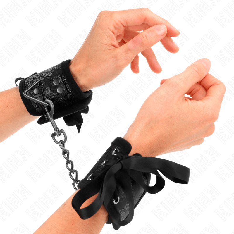 KINK - SCANDAL WRIST RESTRAINTS BLACK LACE DETAILS 24.5 CM X 6.5 CM - Kink&Play