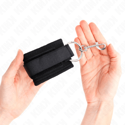 KINK - WRIST RESTRAINTS BLACK ADJUSTABLE 18 - 35 CM X 6 CM - Kink&Play