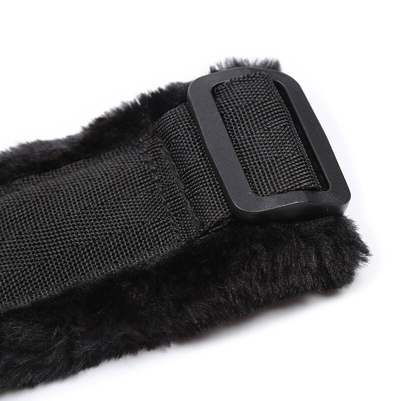 OHMAMA FETISH - FURRY LINED WRIST RESTRAINTS - Kink&Play